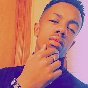 Meet your Posher, Avery