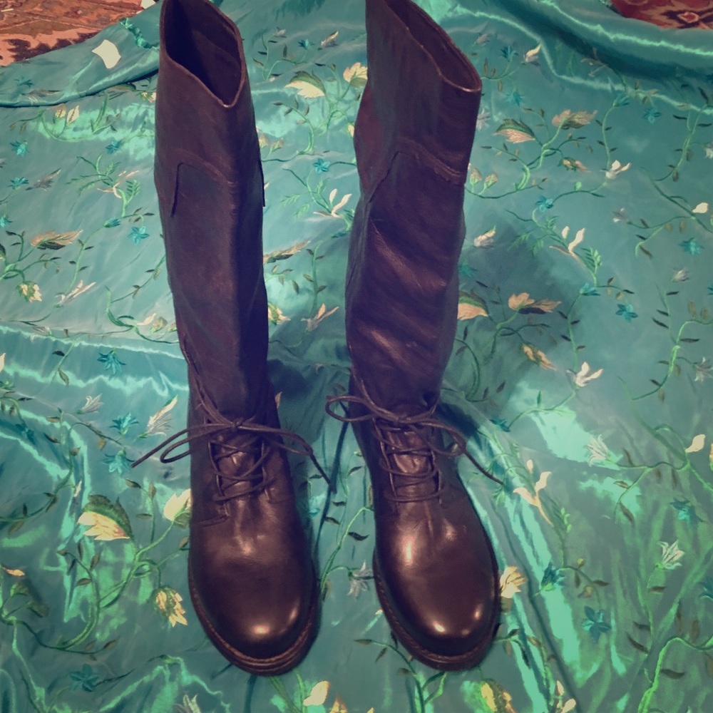 B Makowsky boots NWOT