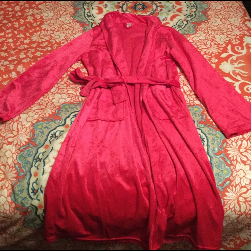Cuddly vibrant pink bathrobe
