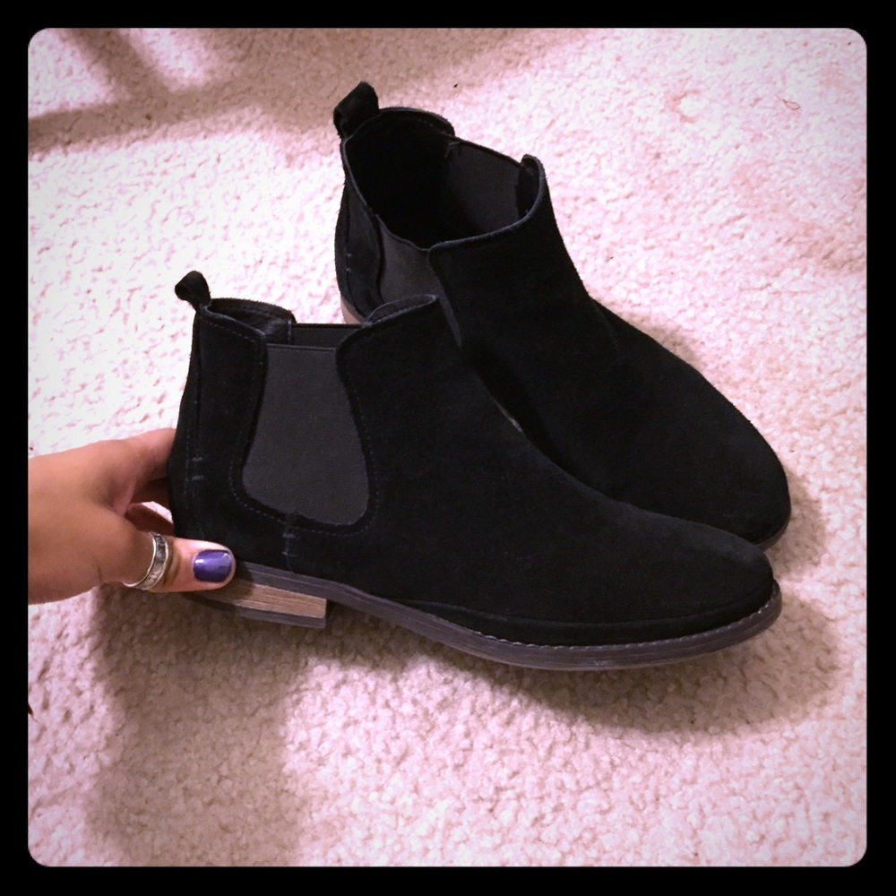 Cute black booties