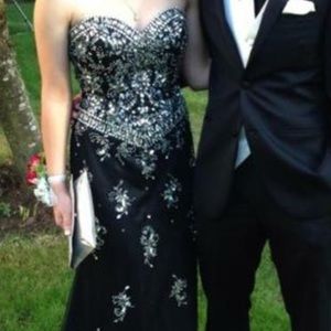 Black dress (prom or pageant)