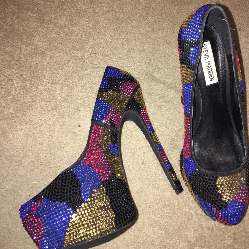 Multicolored heels