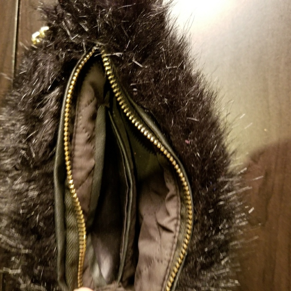 ❣DISCOUNTED Fur Clutch / Crossbody Purse❣ - Picture 2 of 4