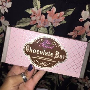 Too faced chocolate bar palette