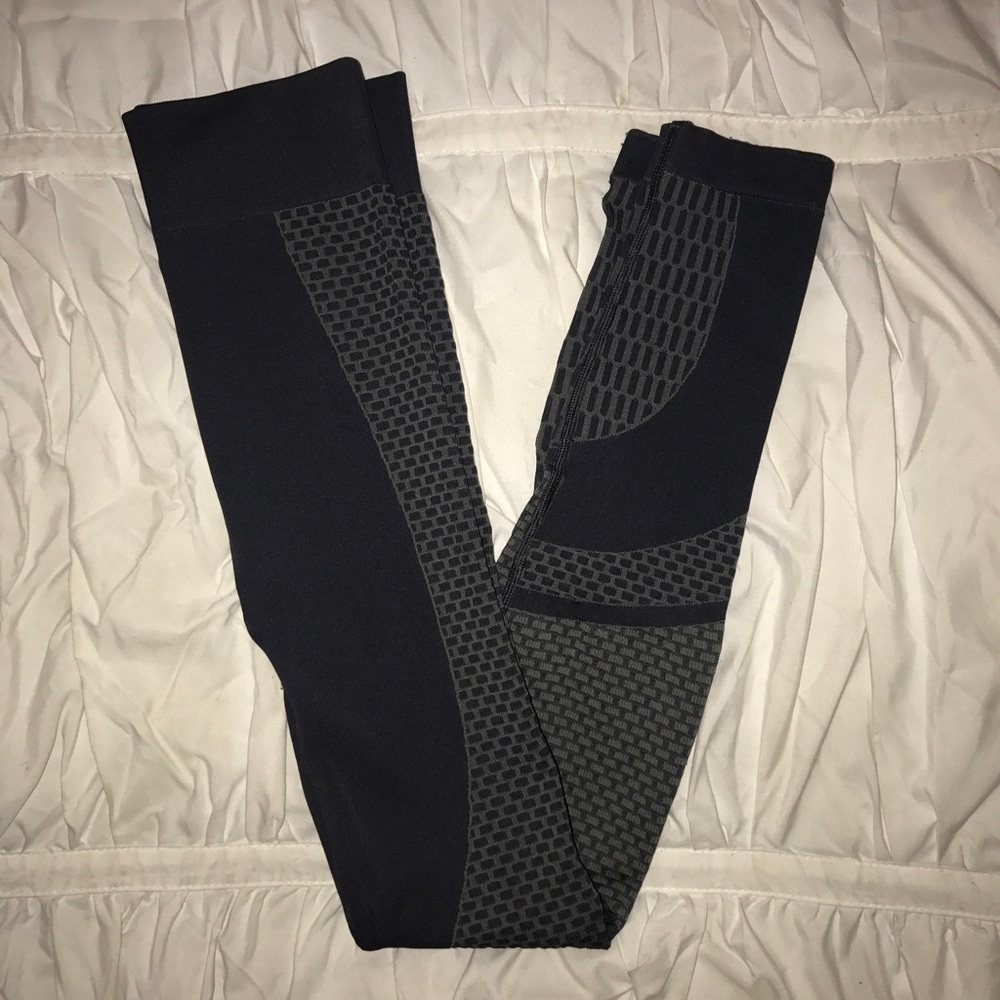 🎀Lululemon All About That Base Tight🎀 - Picture 3 of 3