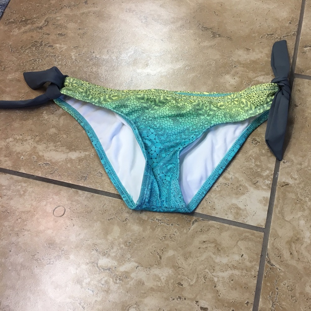 Hurley bikini bottoms. Rare print