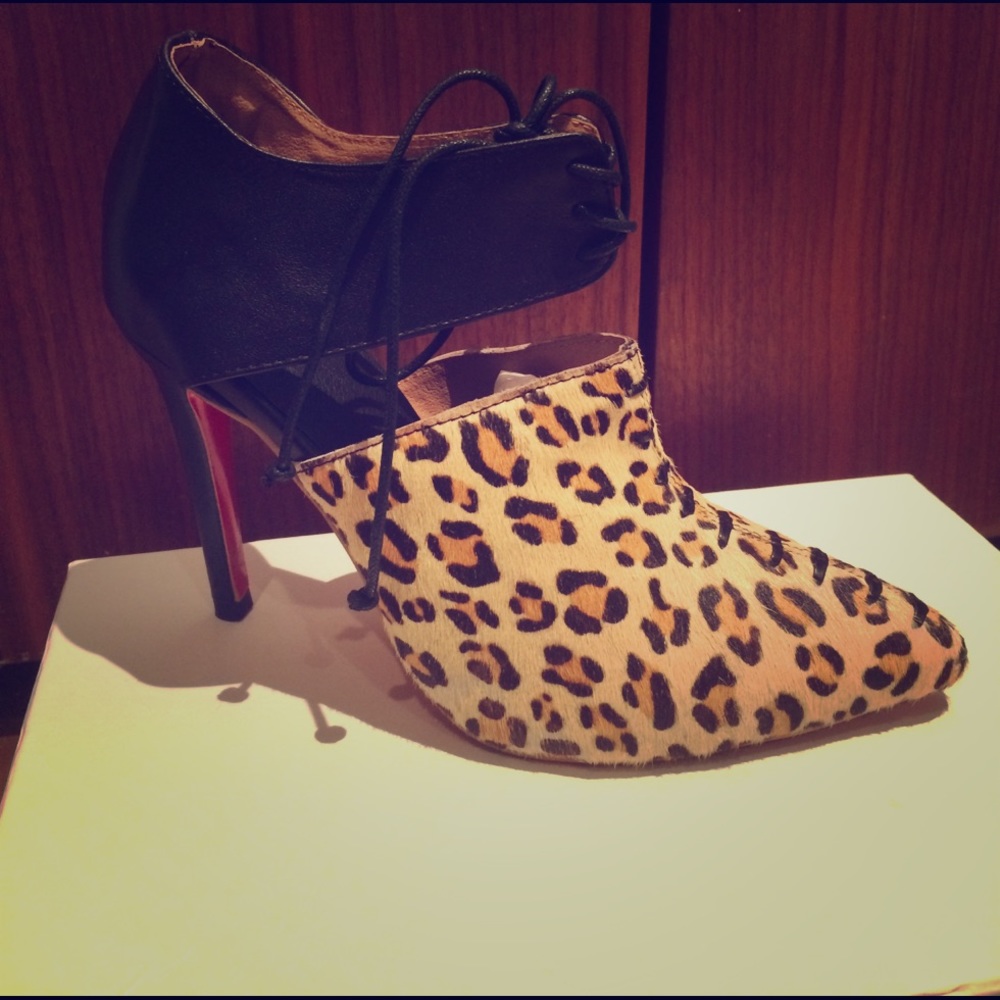Leopard heels! - Picture 1 of 3