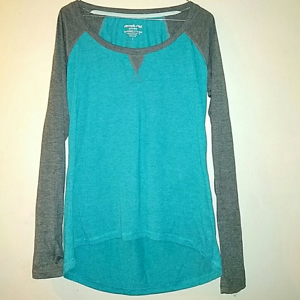 Marika tek Dry-wik performance hi-lo shirt