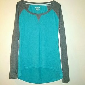 Marika tek Dry-wik performance hi-lo shirt