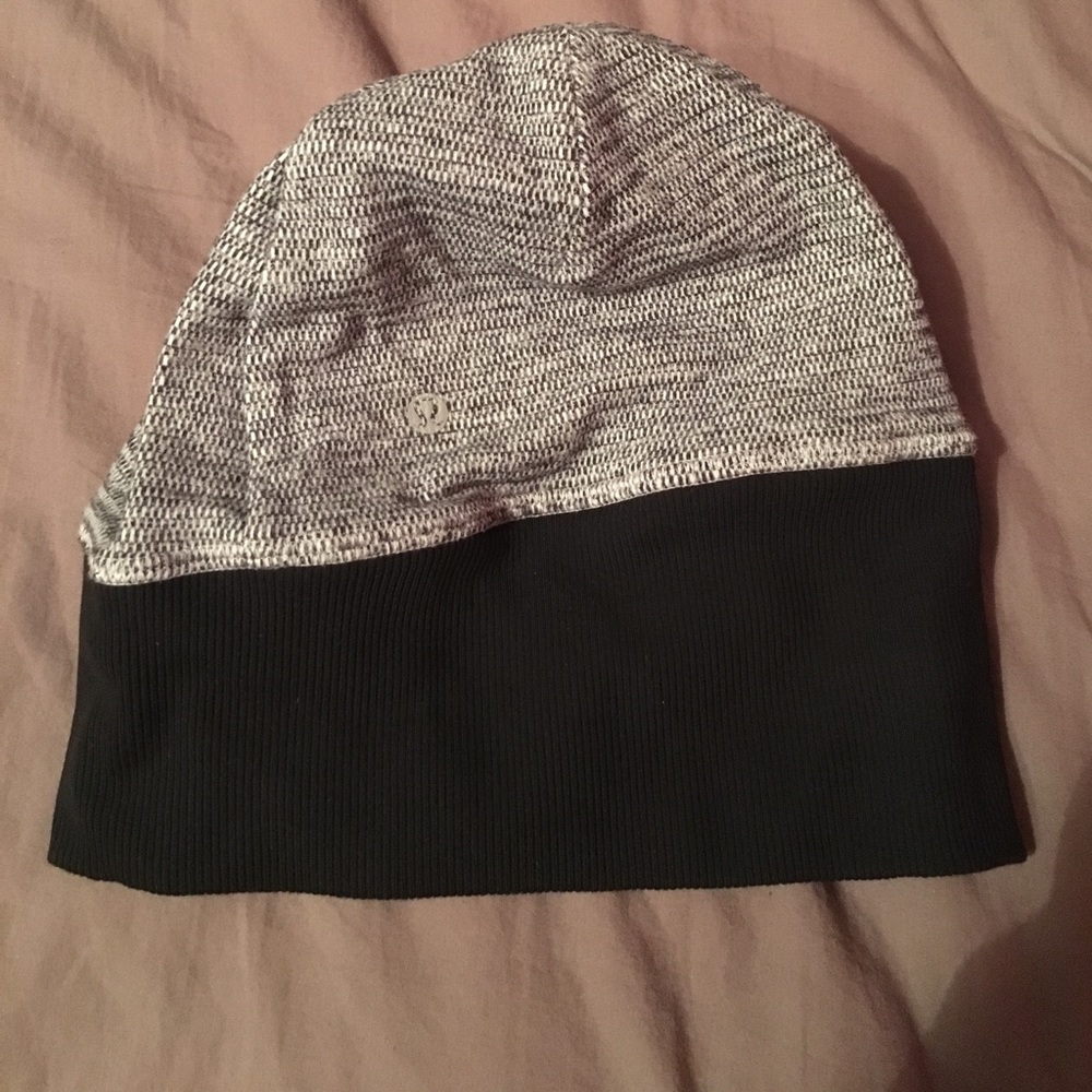 NEVER WON LULU WINTER HAT!