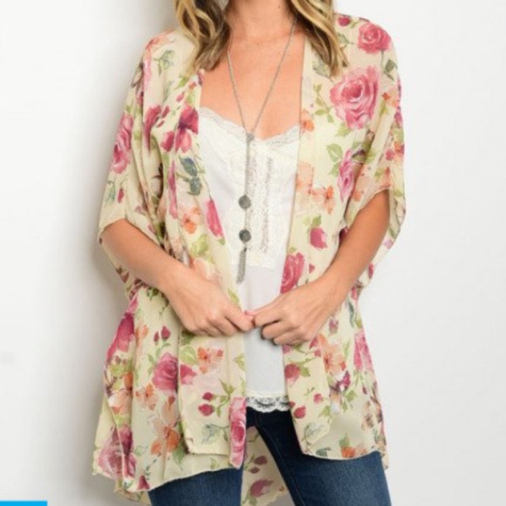 ❤️❤️Cream Floral Kimono❤️❤️