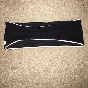NEVER WORN LULU EAR WARMER! REVERSIBLE