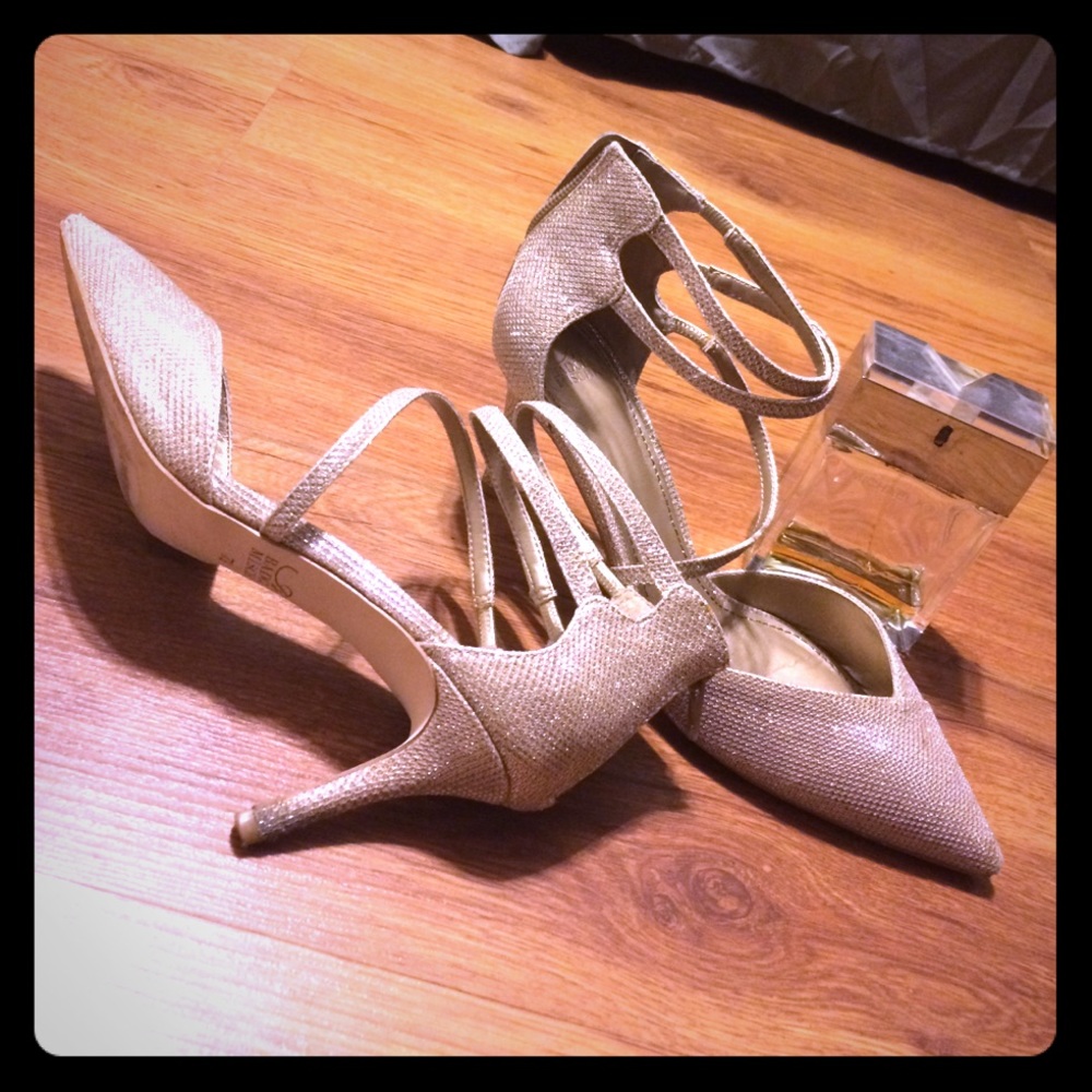 Glam Gold Heels!