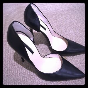 Zara black leather pointed toe pumps, size 40