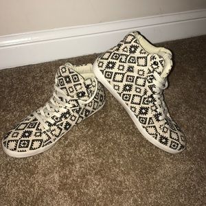 Aztec print tennis shoes
