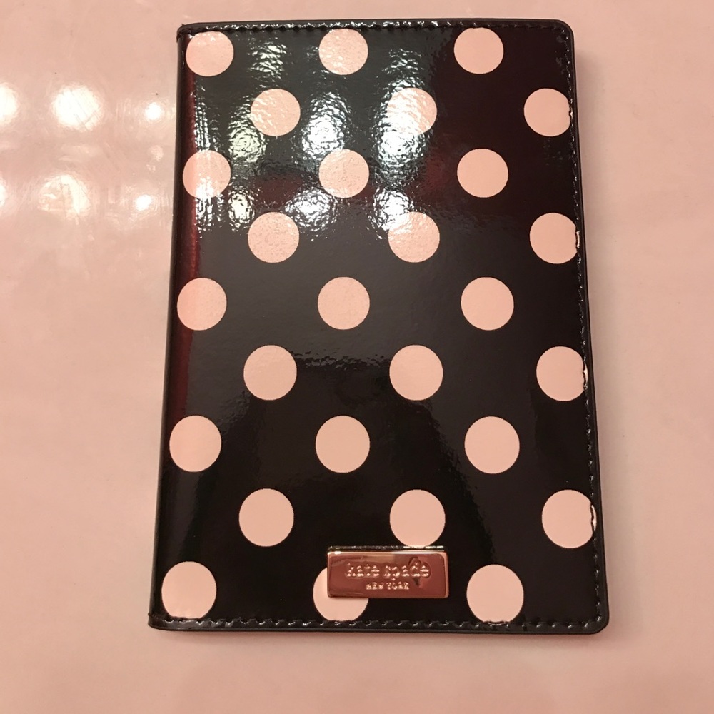 KATE SPADE PASSPORT HOLDER/WALLET