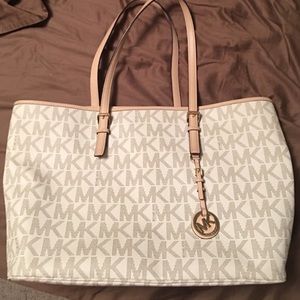 Michael Kors Medium Jet Set Tote