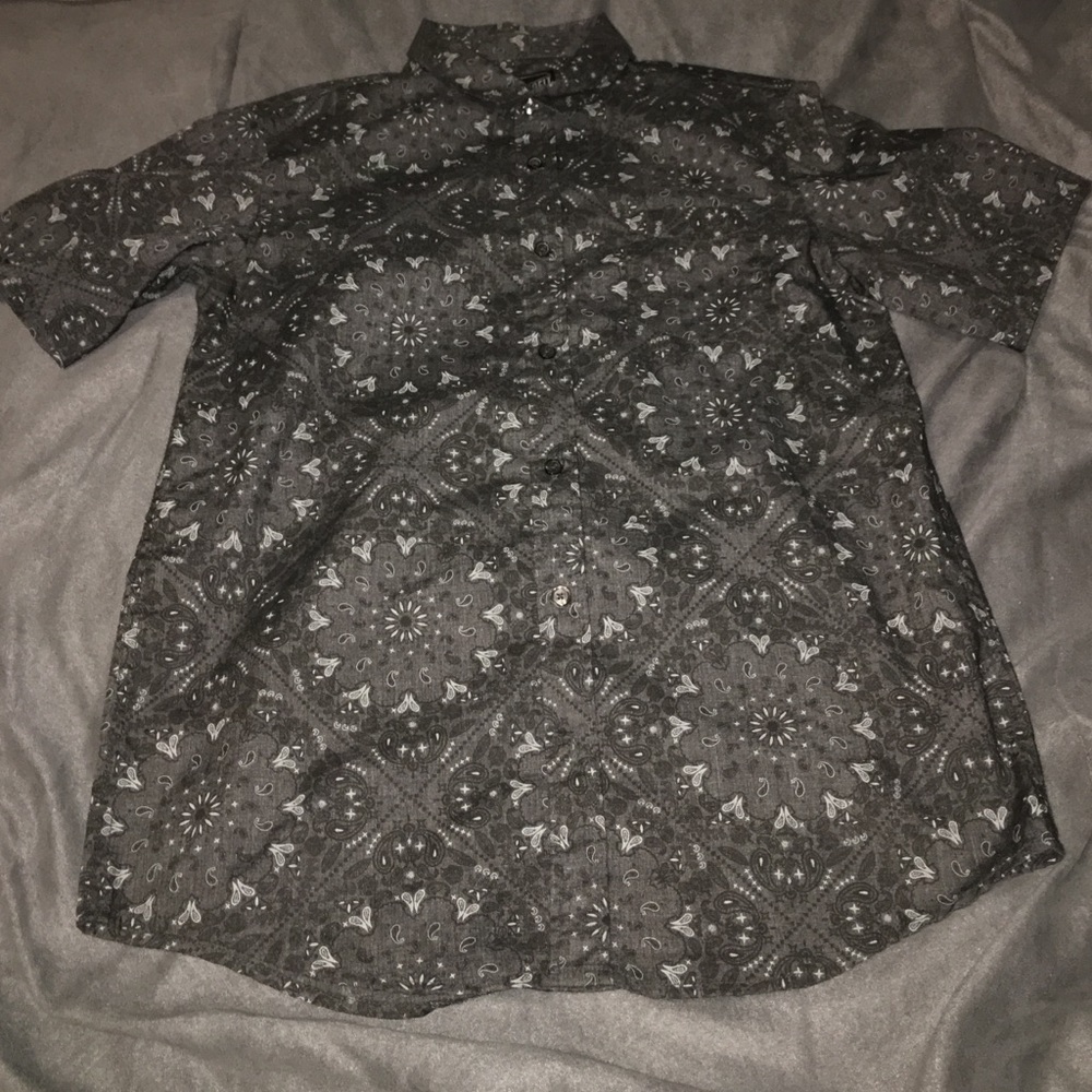 Tillys Retrofit boys bandana print collard shirt