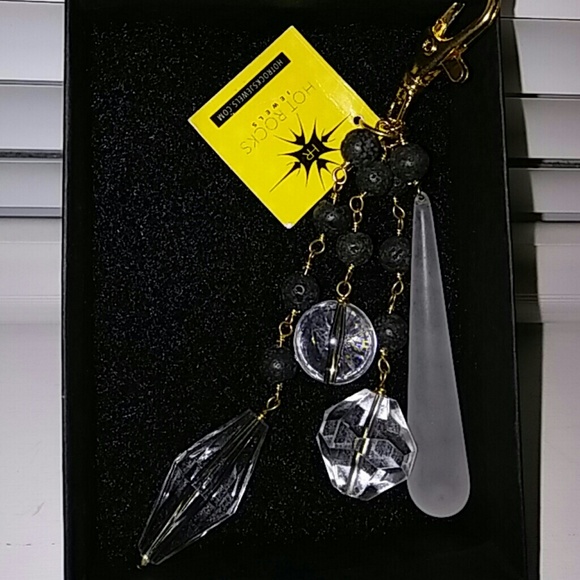 HOT ROCKS THERAPEUTIC & TRENDY KEY HOLDER - Picture 1 of 4