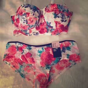 Two piece lingerie set