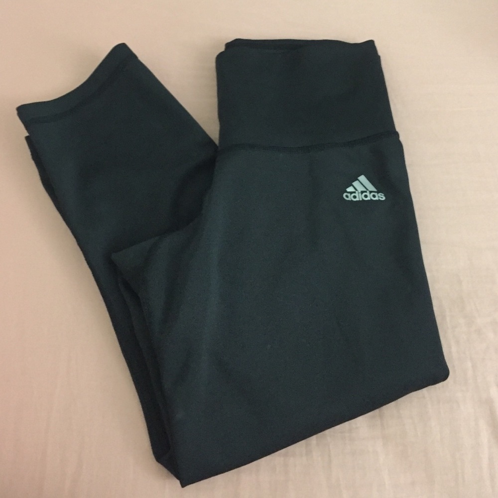 XS Adidas Black Capri