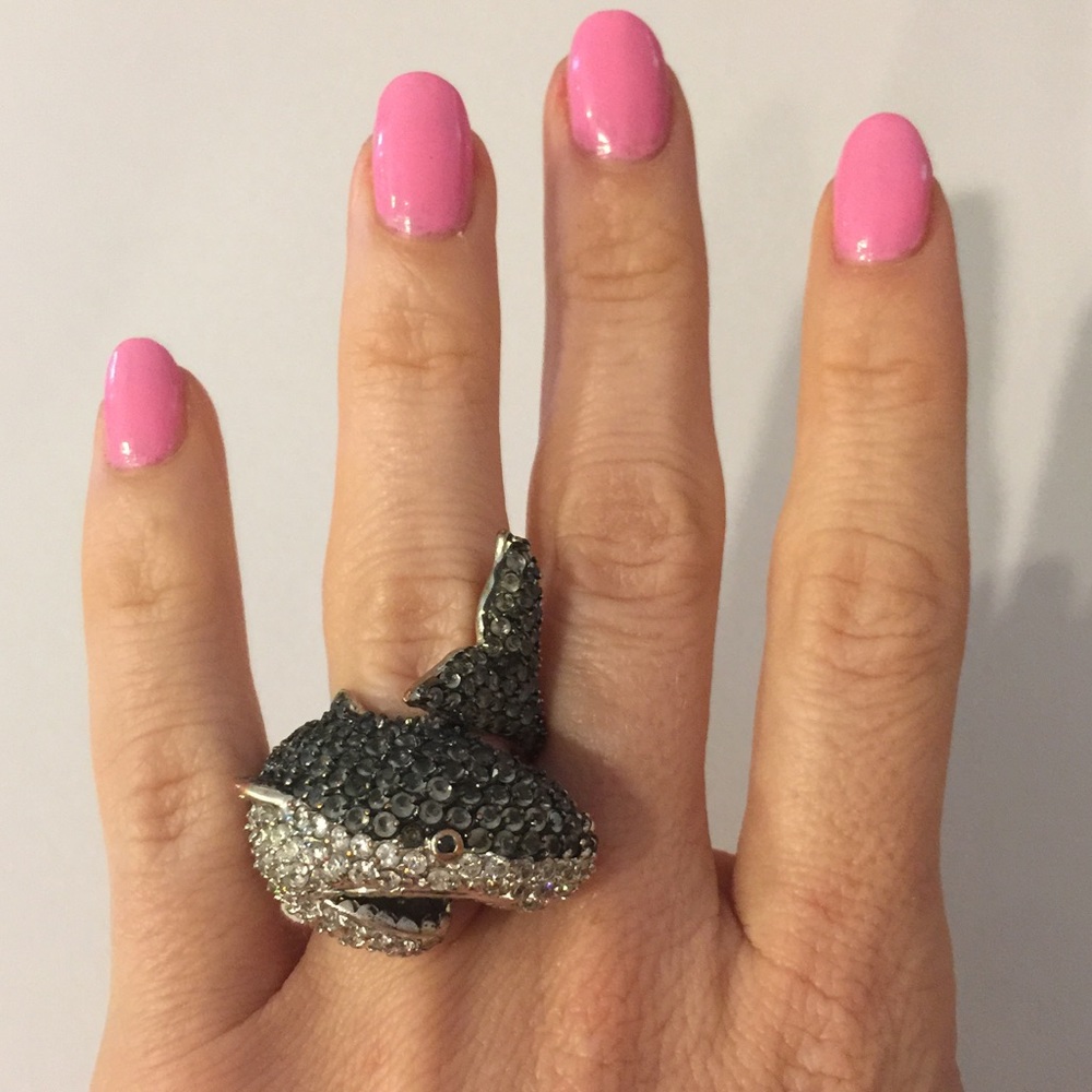 NiOr shark ring