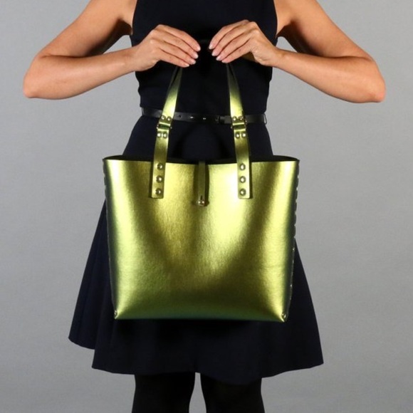 Gold Tote - Picture 6 of 8