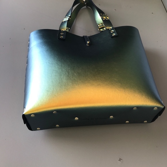 Gold Tote - Picture 4 of 8