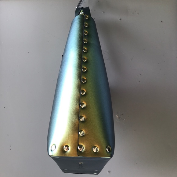 Gold Tote - Picture 7 of 8