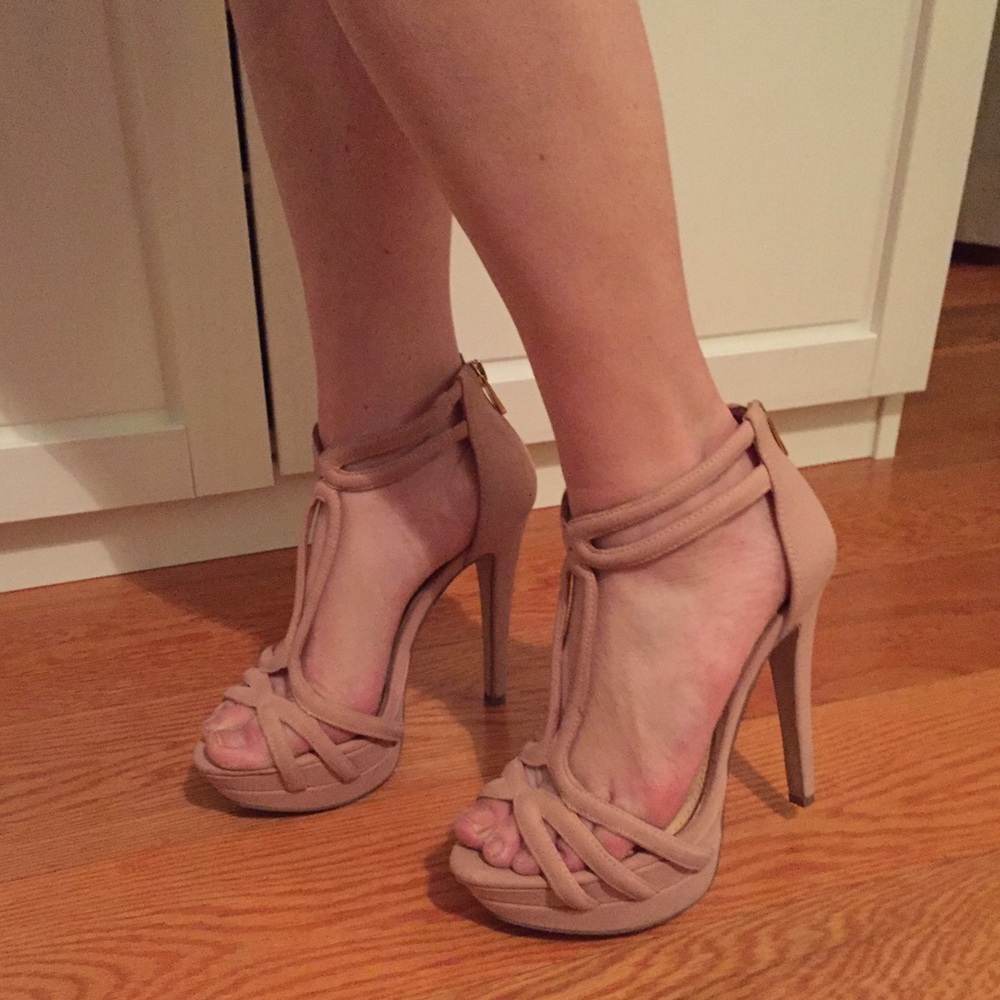 Jessica Simpson nude platform heels