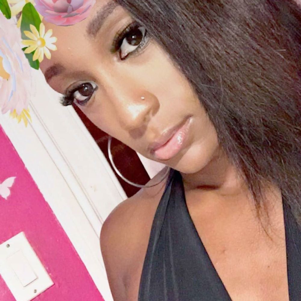 Meet your Posher, Emoni