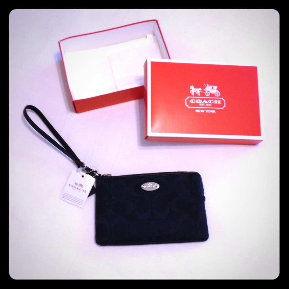 💕COACH Wristlet- NEW with tags!💕
