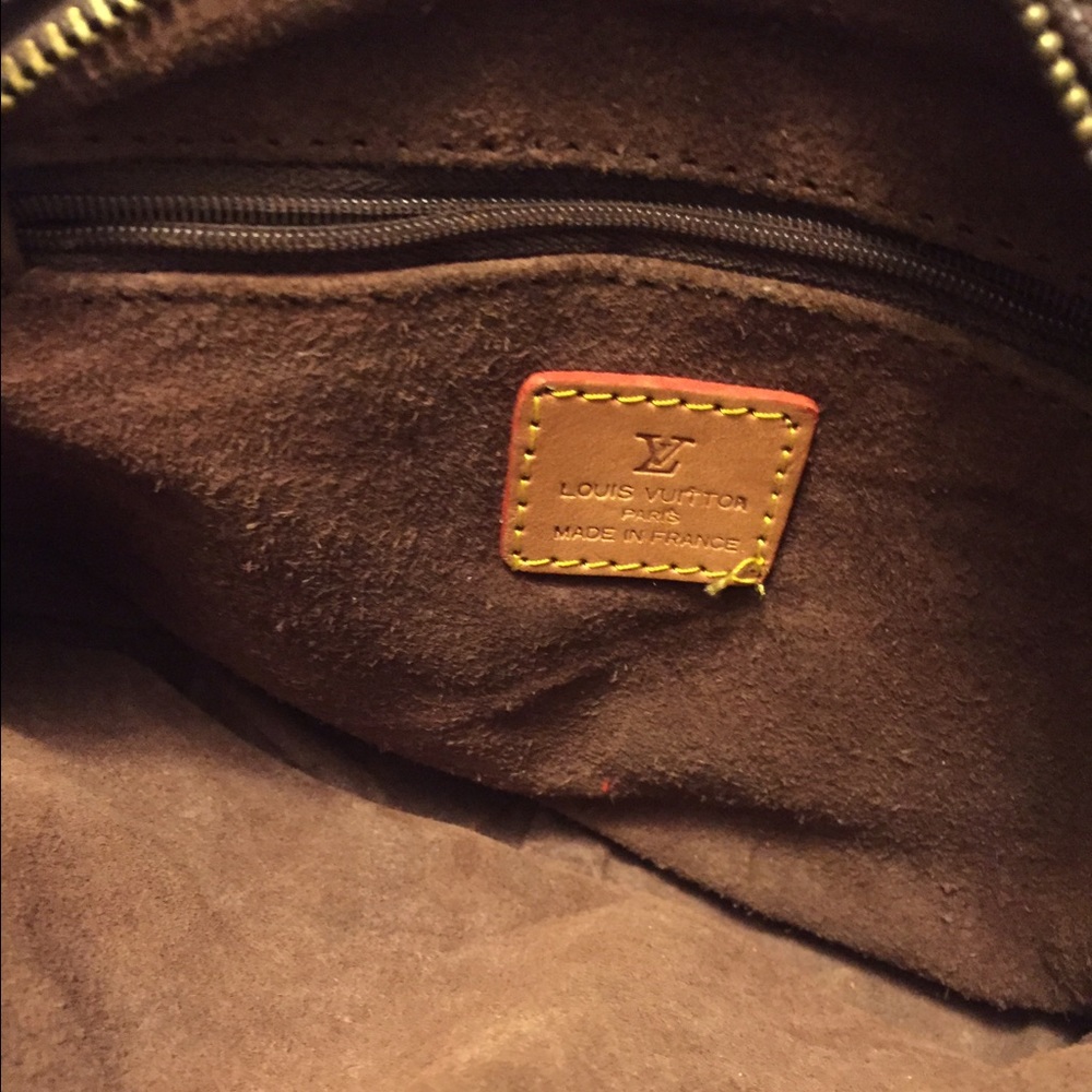 More pictures of louis vutton pocket book