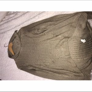 LOOSE TURTLENECK SWEATER