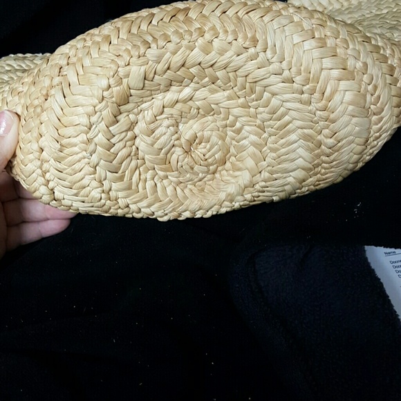 Susan Lucci straw basket weaved tote - Picture 3 of 3