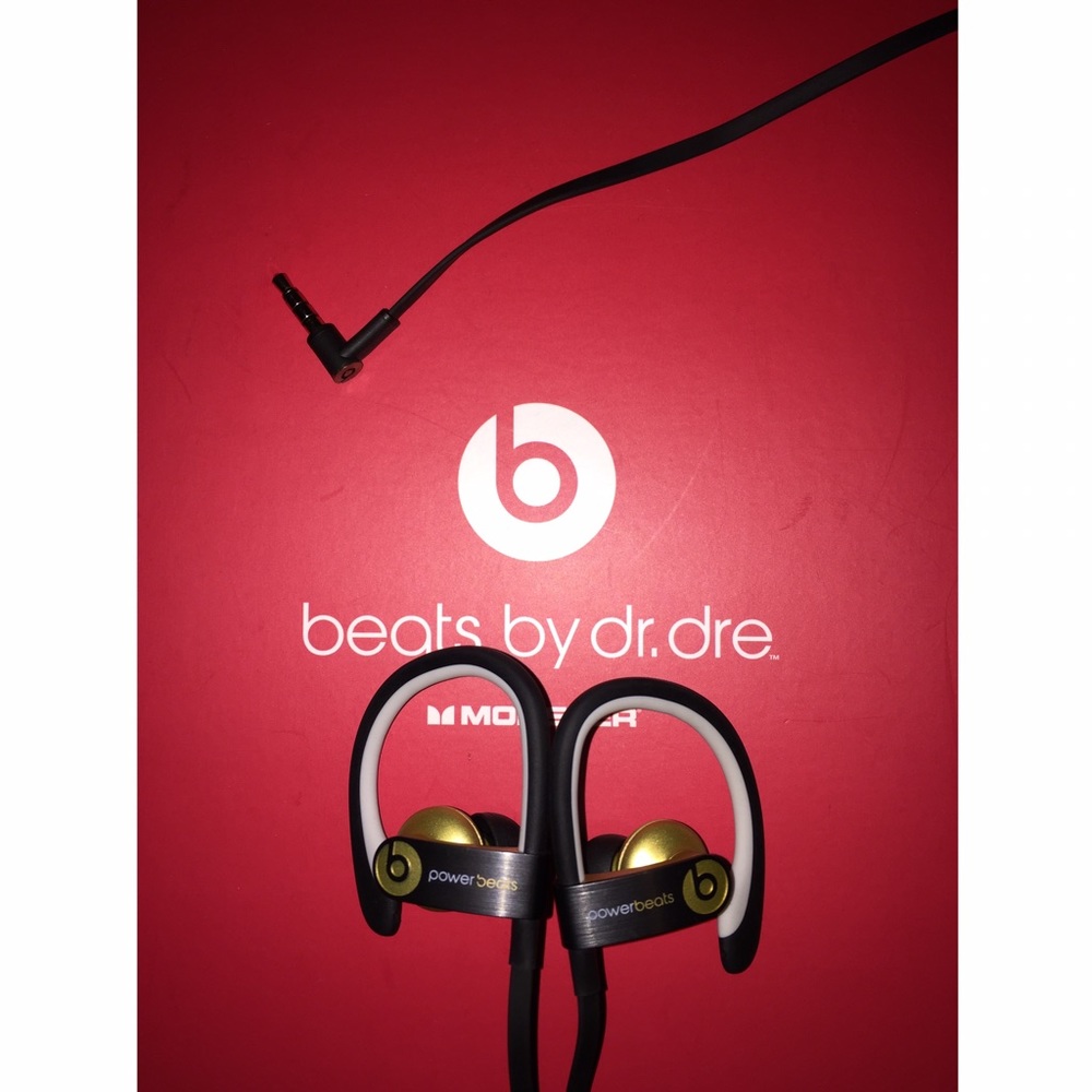 Powerbeats 2 by Dr. Dre x LeBron James