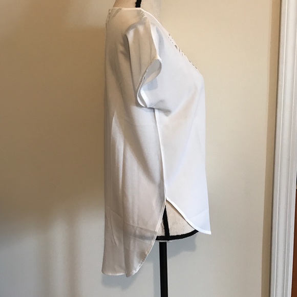 ❤BOGO Loose fitted cutout blouse - Picture 3 of 4