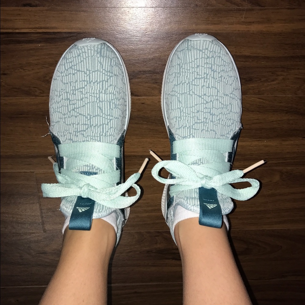 Adidas Tennis Shoes