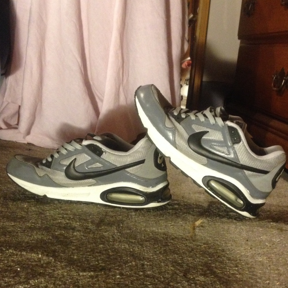 Nike men's air max shoes size 11