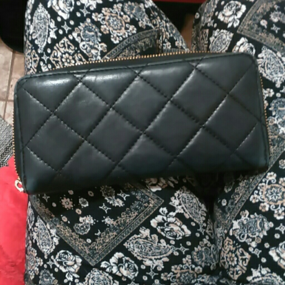 Michael Kors wallet - Picture 4 of 4