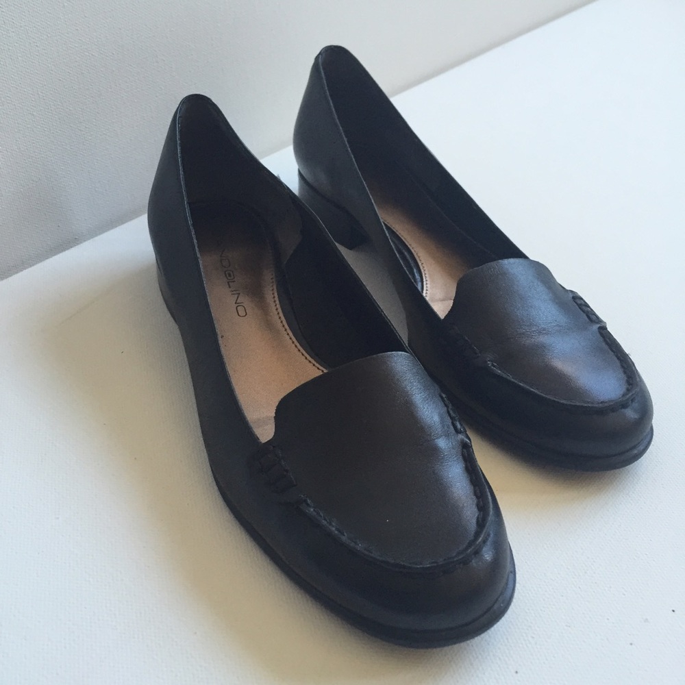 Bandolino Classic Black Loafer - Excellent Quality
