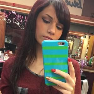 Meet your Posher, Selena