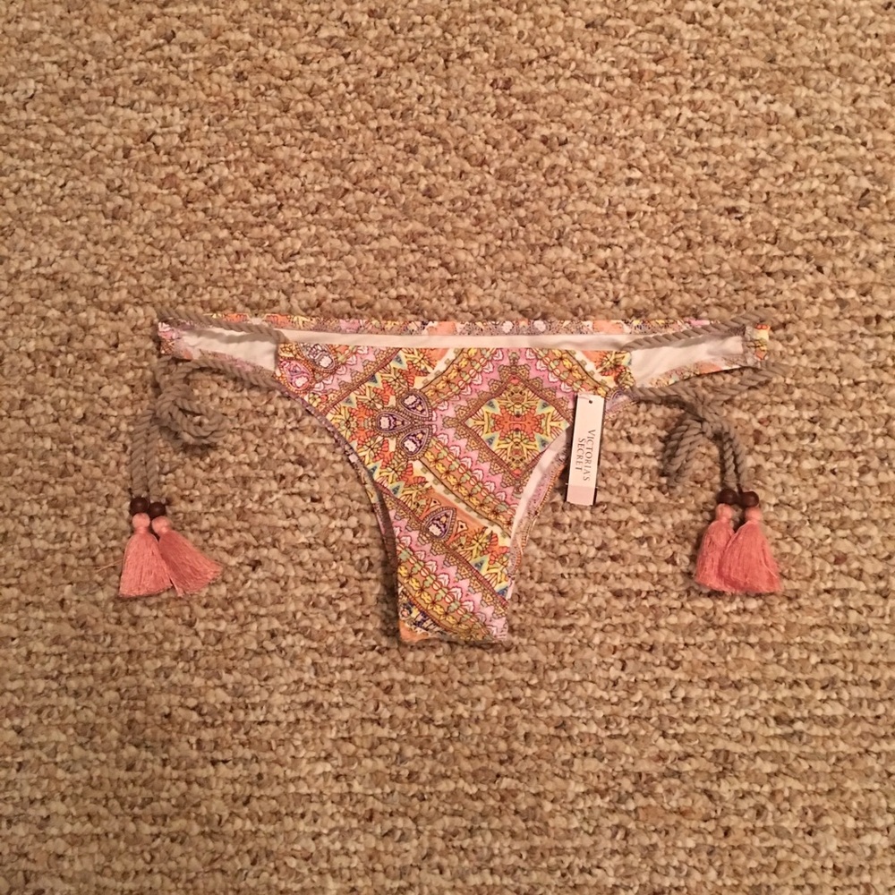 Beautiful floral bikini bottoms from VS
