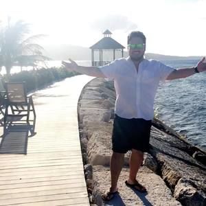 Meet your Posher, Raymond