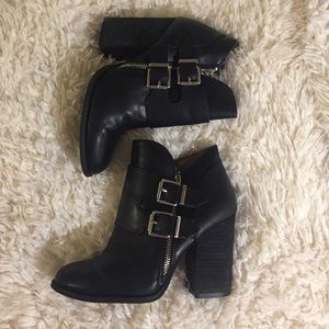 Urban outfitters Black booties