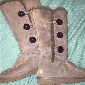 Gray ugg boots