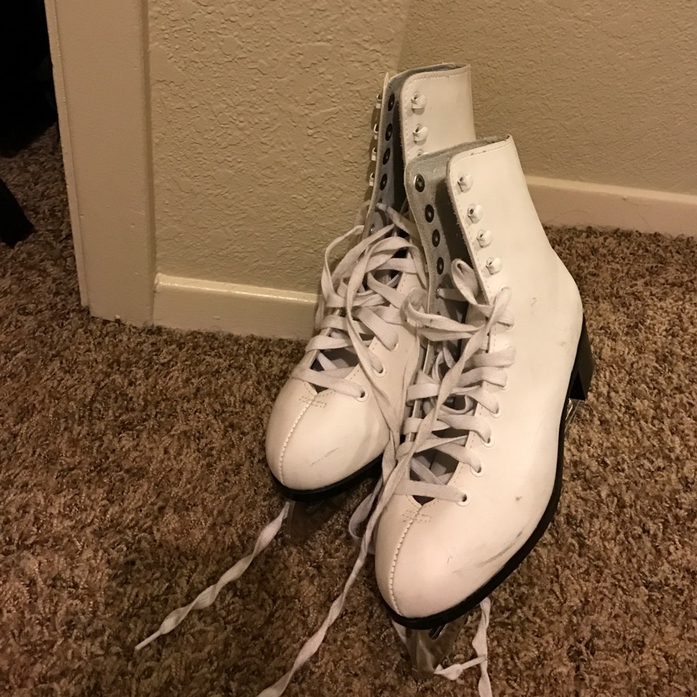 ice skates great condition