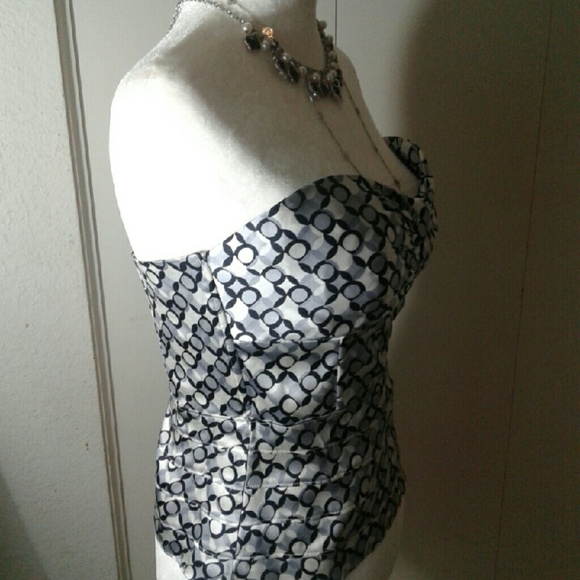 Arden B Silk Strapless Top NWT - Picture 2 of 4