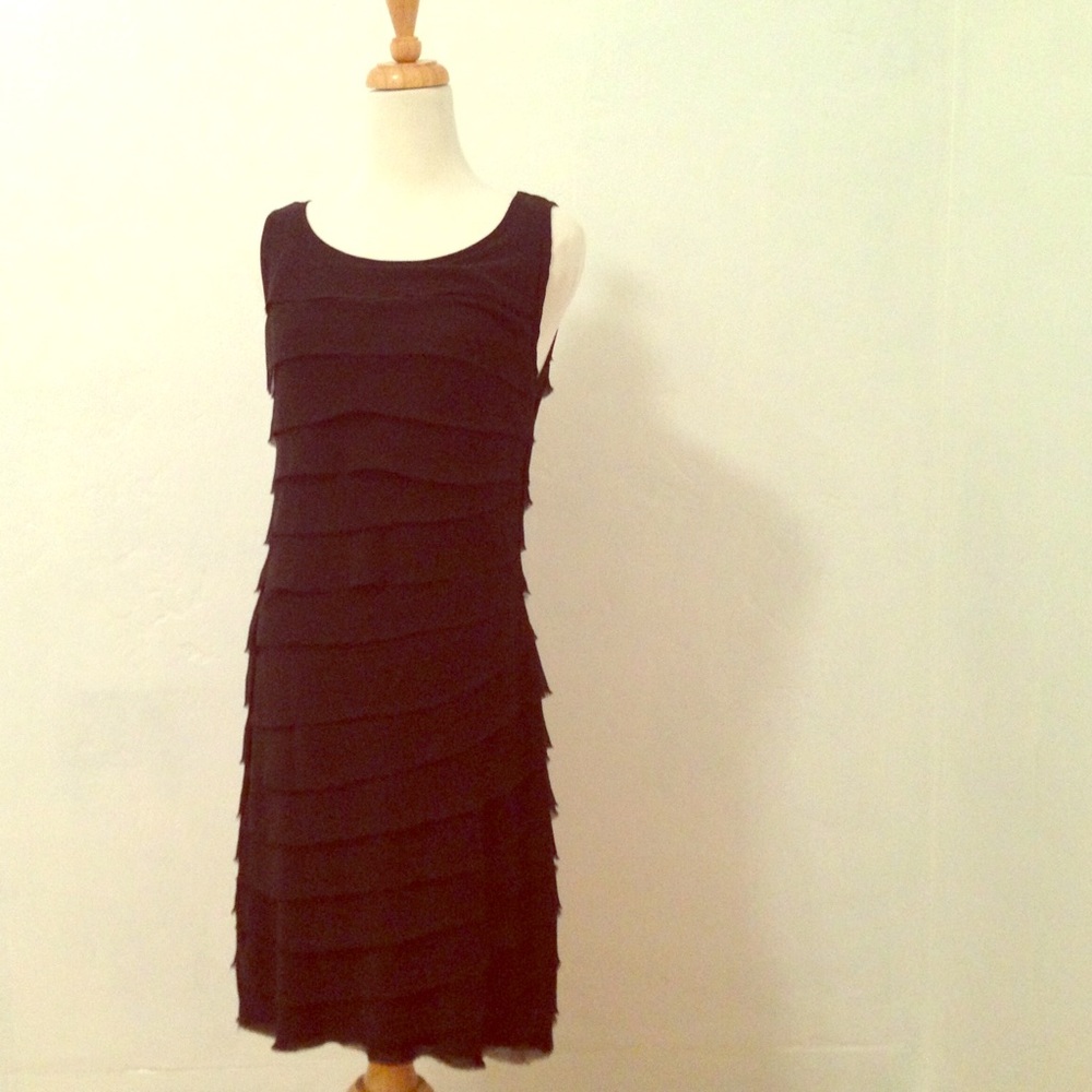 ✨Designer Black Ruffle Mid-Length Cocktail Dress - Picture 2 of 4