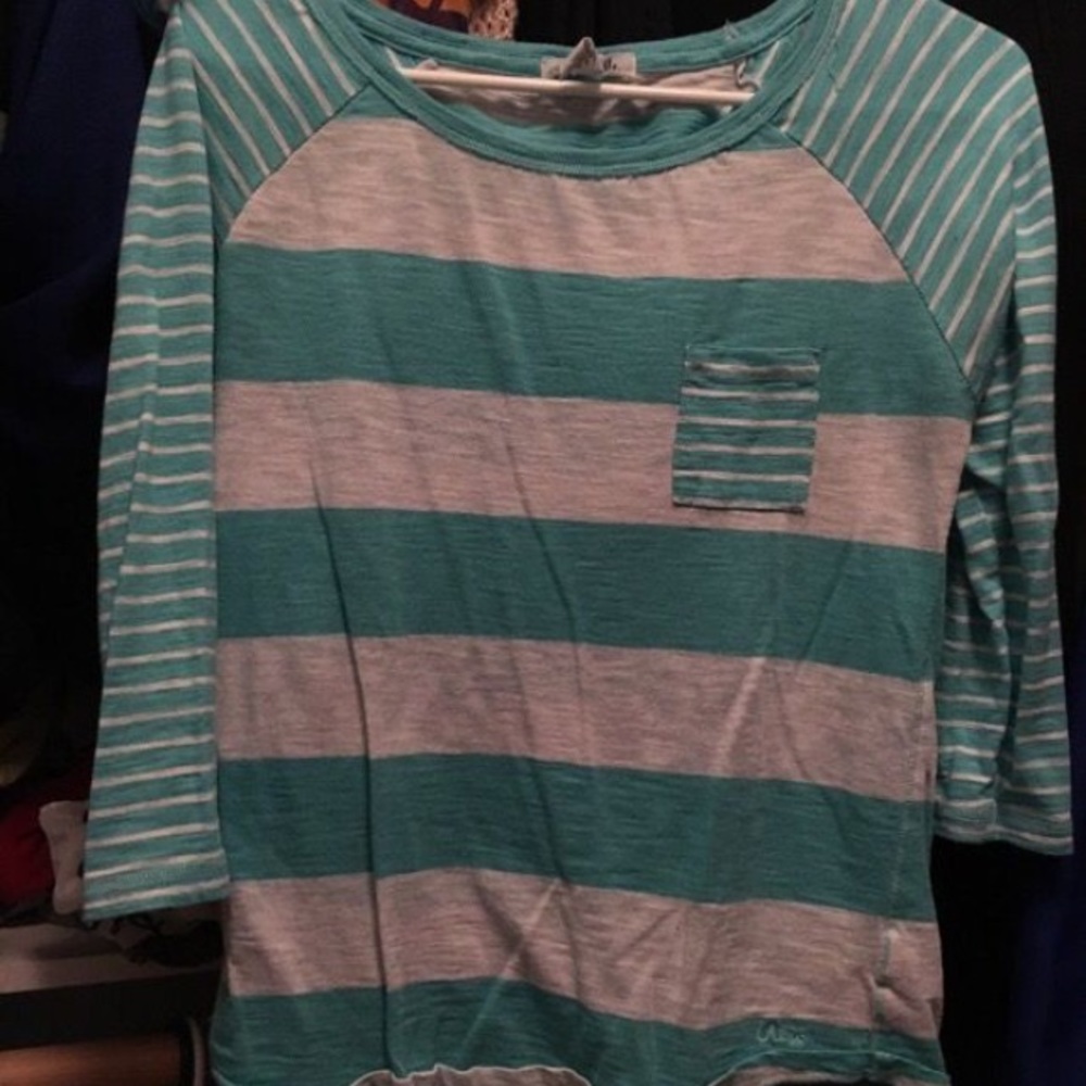 Aeropostale Women's mid half sleeve shirt